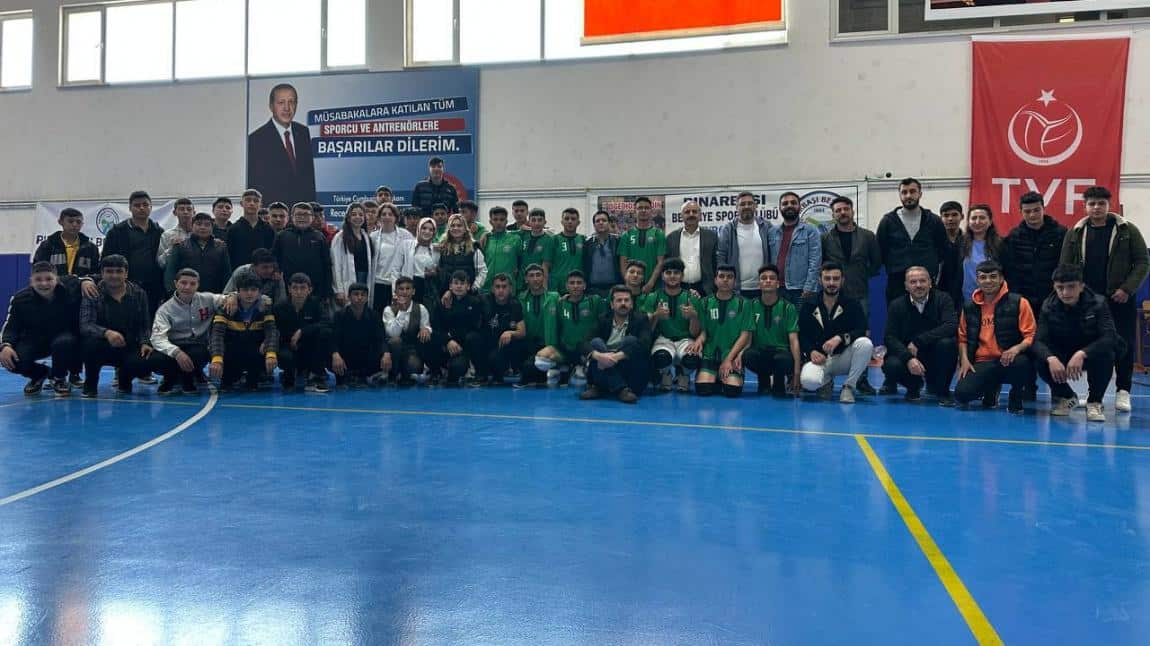 19 Mayıs Atatürk'ü Anma, Gençlik ve Spor Bayramı kapsamında Pınarbaşı ilçemizde düzenlenen  okullar arası turnuvalarda okul futbol ve voleybol takımlarımız ilçe genelinde 1. oldular